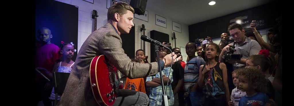 Frankie Ballard at the grand opening in Detroit